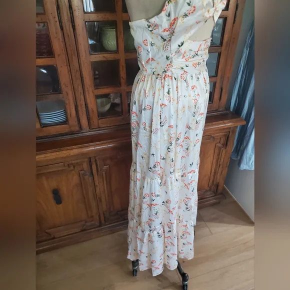 Petal & Pup Cream Strapless Floral Maxi Dress - Picture 5 of 11